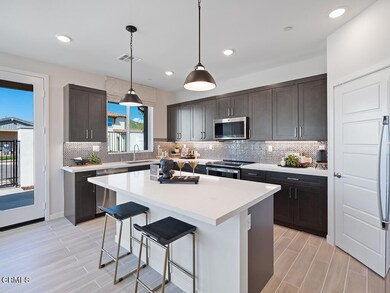 111 Yellow Birch Ln, Piru, CA 93040 - photo 4