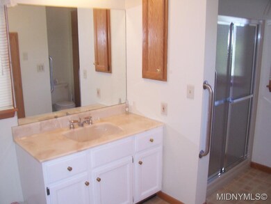 Handicap Accessible Full Bath