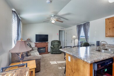 009_photo9_6235_apache_tr._show_low_cind