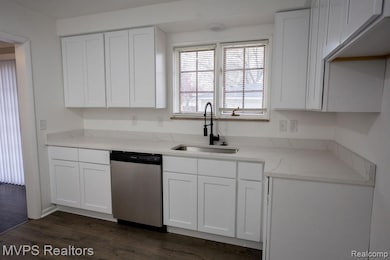 15255 Ego Ave, Eastpointe, MI 48021 - photo 5