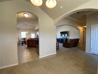 1009 Eagle Cliff Dr, Norman, OK 73072 - photo 4