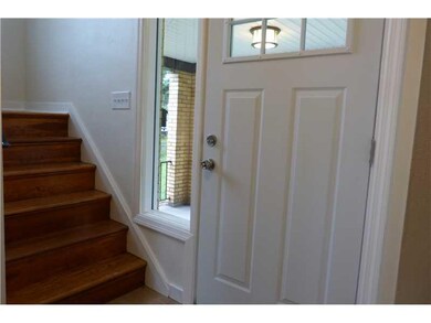 Entry/Foyer.