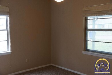 2523 SW 23rd St, Topeka, KS 66611 - photo 7