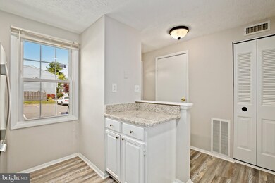 12501 Laurel Grove Place, Germantown, MD 20874 - photo 5