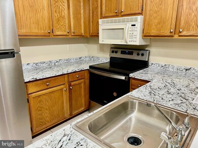 11439 Appledowre Way, Germantown, MD 20876 - photo 7