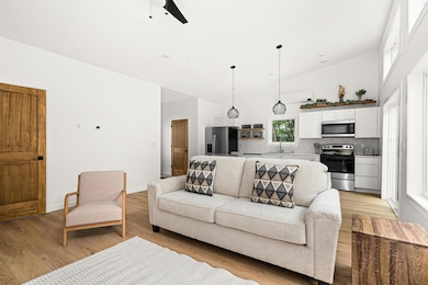 14 W Linden St, Duluth, MN 55811 - photo 3