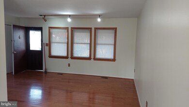 6251 Parallel Ln, Columbia, MD 21045 - photo 2