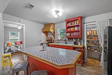 701 W Ball St, Weatherford, TX 76086 - photo 5