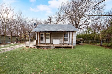 713 S Wine St, Gainesville, TX 76240 - photo 3