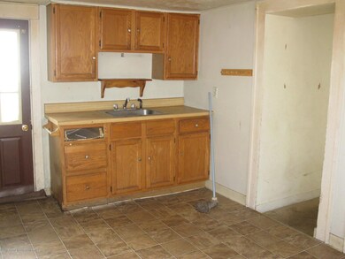 1016 S Webster Ave, Scranton, PA 18505 - photo 2