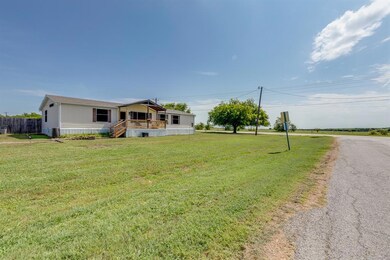120 Chisholm Hills Dr, Rhome, TX 76078 - photo 2