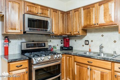 10-Kitchen_ELI03594