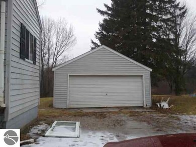 3455 Pine St, Hale, MI 48739 - photo 5
