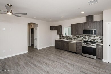 2080SwansonAve_01