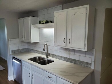 2129 Hanby Sq - kitchen2