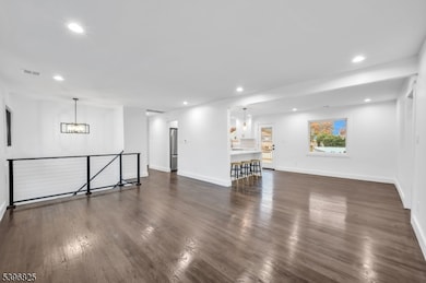 800 Raritan Rd, Clark, NJ 07066 - photo 3