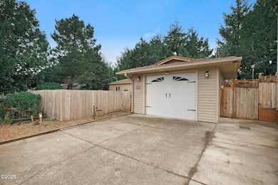 1410 SW Forest Pkwy, Waldport, OR 97394 - photo 4