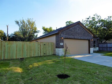 2713 Vega St, Houston, TX 77088 - photo 2