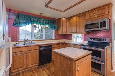 15 - Kitchen