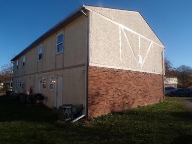 2250 Webster Canyon Ct, Columbus, OH 43229 - photo 2