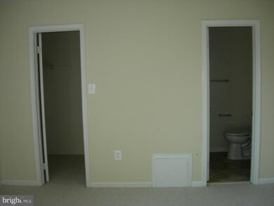 9073 Mcrae Ct, Manassas, VA 20110 - photo 5