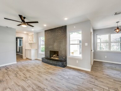 5323 Winding Way Dr, Houston, TX 77091 - photo 5