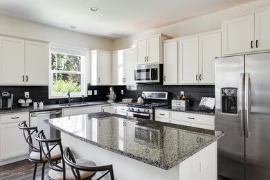 12524 Deer Lake Ln-17