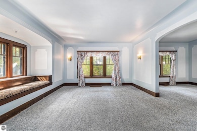 211 E Division St, Cadillac, MI 49601 - photo 5