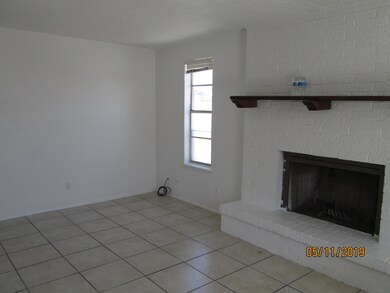 10633 Springwood Dr unit D, El Paso, TX 79935 - photo 4