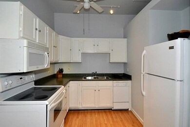 401 1 2 Aurora St, Houston, TX 77008 - photo 4