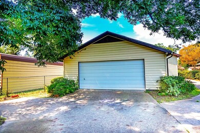 813 Arthur Weaver St, Nacogdoches, TX 75961 - photo 4