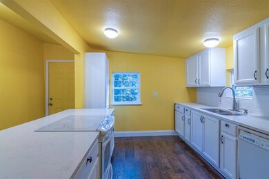 508 Lois Cir, Granbury, TX 76049 - photo 5