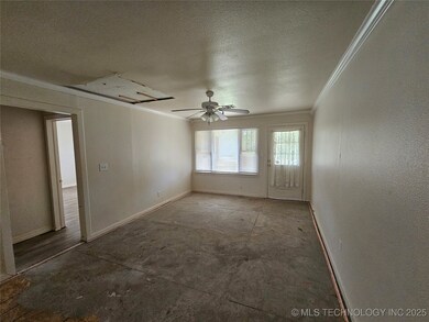 426 E 10th St, Claremore, OK 74017 - photo 3