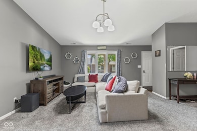 Large Living Room 19x19