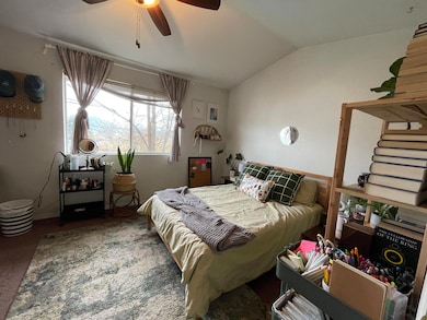 310 NE Terry Ln unit 2C, Grants Pass, OR 97526 - photo 6