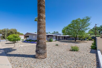 3615_E_Glenrosa_Ave_01