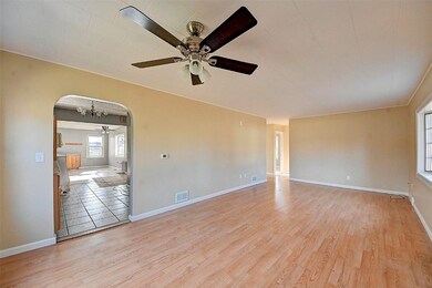 1227 2nd St, Cedar Rapids, IA 52403 - photo 6