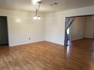 1504 Alta Vista Dr, Alvin, TX 77511 - photo 7