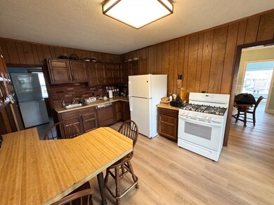 262 Oak Hill Rd unit 2, Fitchburg, MA 01420 - photo 3