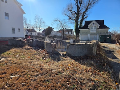 14 Locust Ave, Danbury, CT 06810 - photo 2