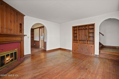 4 - Living Room