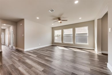 610 S Garrett Ave, Ennis, TX 75119 - photo 4