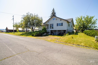 105 Weippe Ave W, Weippe, ID 83553 - photo 3