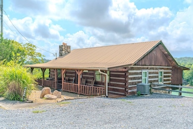 133 Granny Davis Way, Dandridge, TN 37725 - photo 4