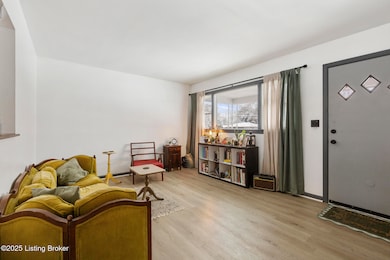 2606 Accasia Dr, Louisville, KY 40216 - photo 3