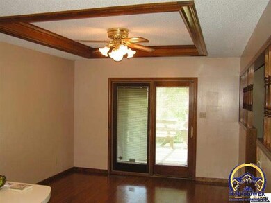 7044 SW 33rd St, Topeka, KS 66614 - photo 4