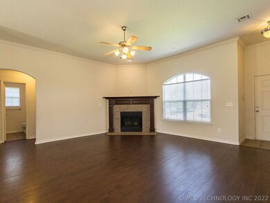 3215 E Hudson St, Broken Arrow, OK 74014 - photo 3