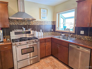 337 N Peterboro St, Canastota, NY 13032 - photo 5