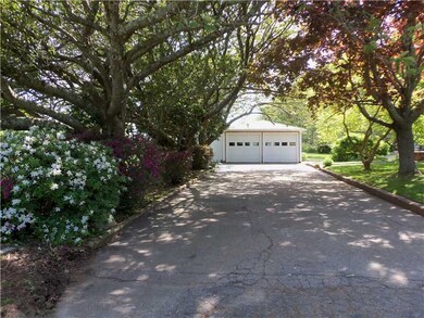 127 Mitchells Ln, Middletown, RI 02842 - photo 2