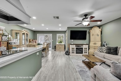 6395 Pinestand Ct (1 of 25)